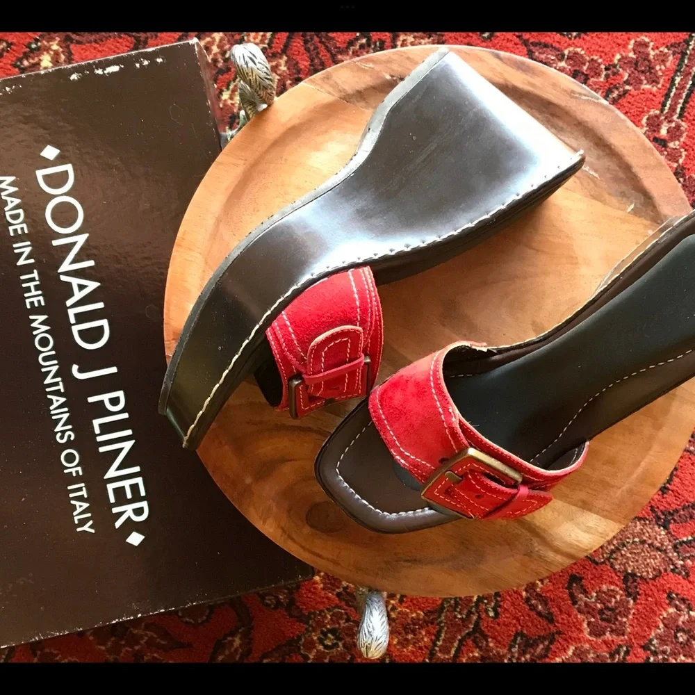 DONALD J PLINER NORDSTROM COMFORTABLE RED SUEDE WEDGES w/ BOX SZ 7M